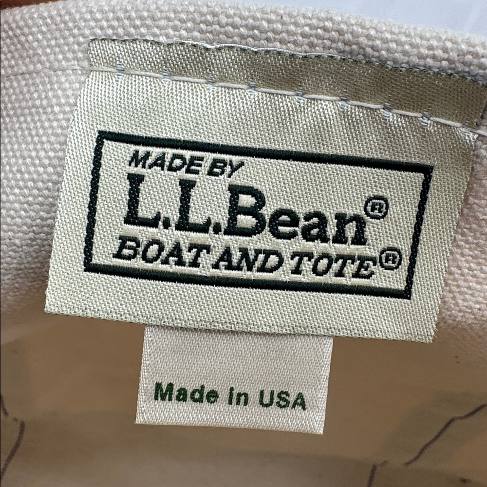 LL Bean Boat Tote with a company logo called medsun has a small spot (see photo) - Picture 10 of 10